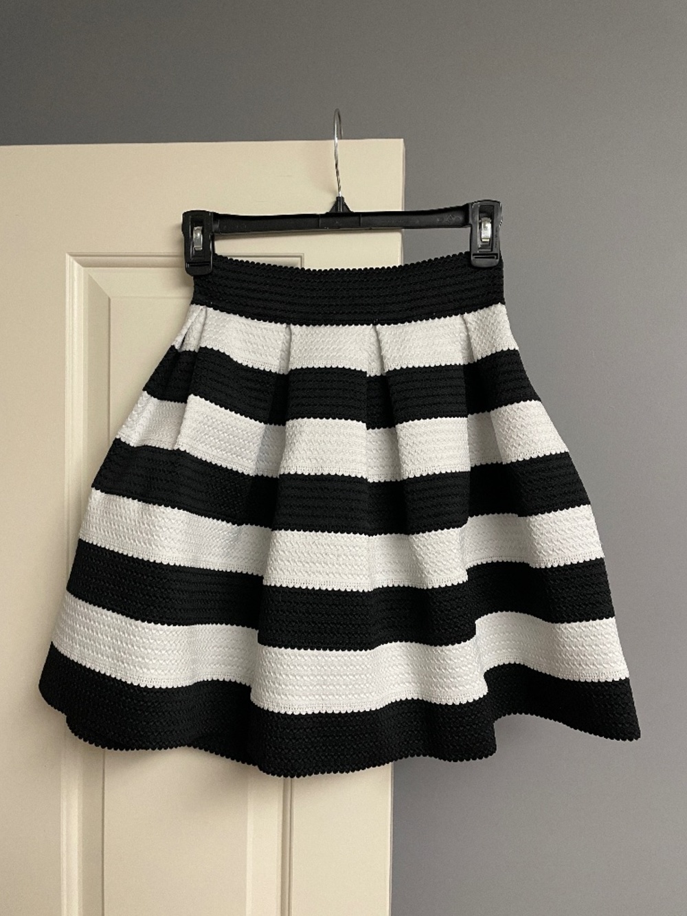 Express Black White Stripe Flare Skirt, XS, women